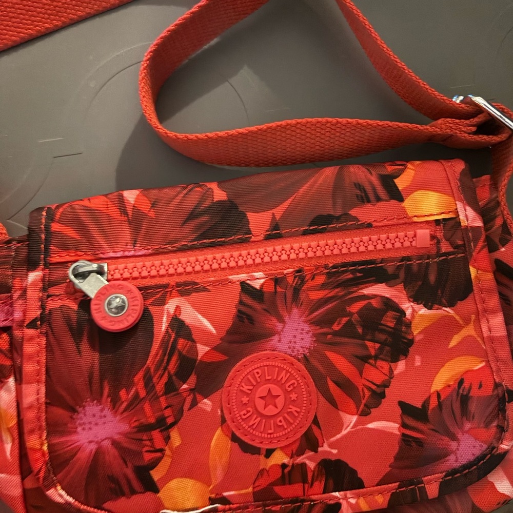 NWT kippling floral red crossbody‎ - Picture 4 of 9
